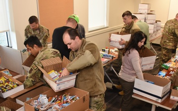 Iowa Guard members assemble care packages for family members