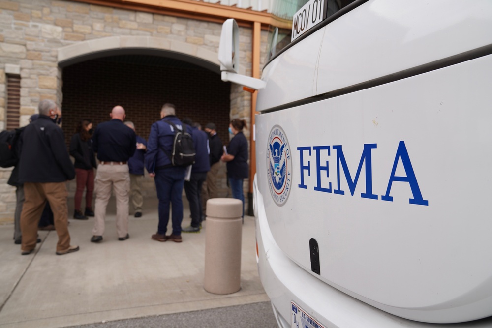 FEMA Leadership Meets with Local Leadership in Bowling Green, Kentucky