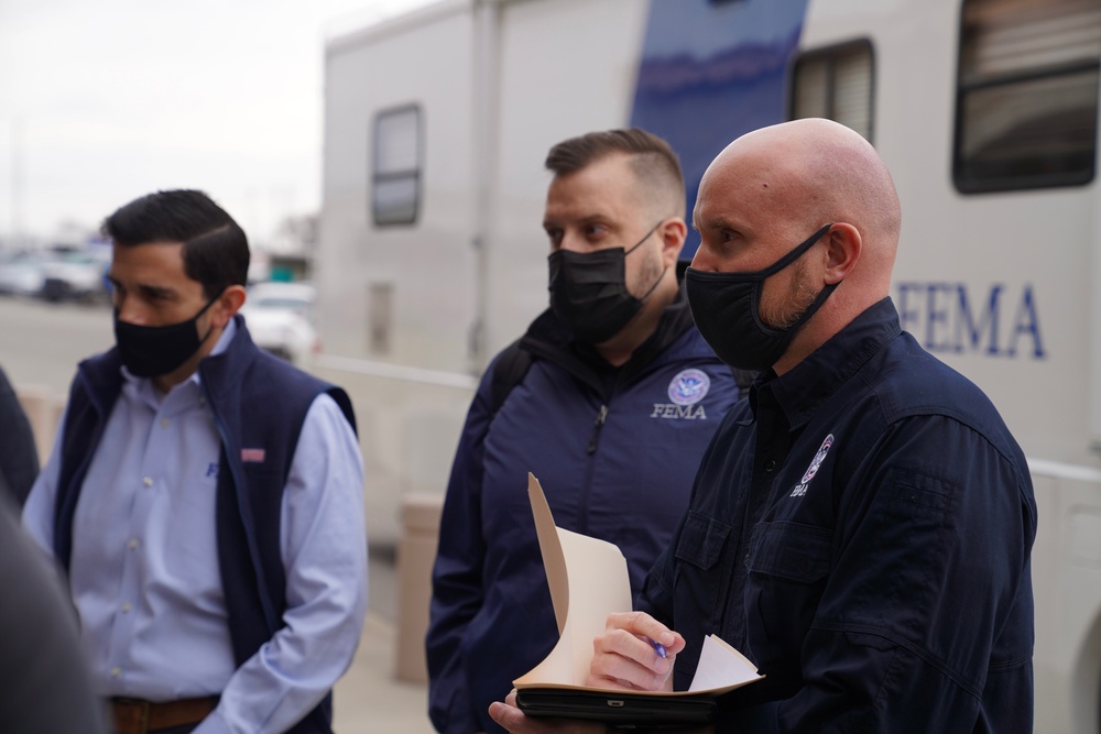 FEMA Leadership Meets with Local Leadership in Bowling Green, Kentucky