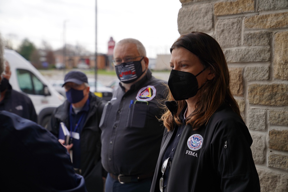 FEMA Leadership Meets with Local Leadership in Bowling Green, Kentucky