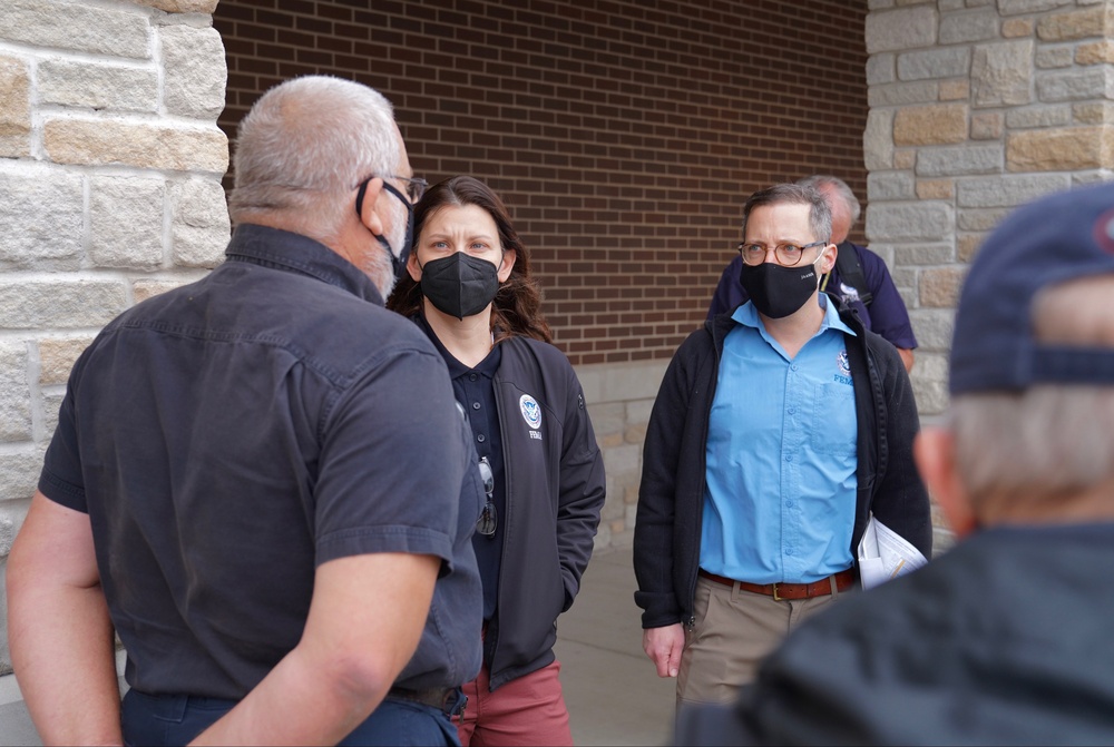 FEMA Leadership Meets with Local Leadership in Bowling Green, Kentucky