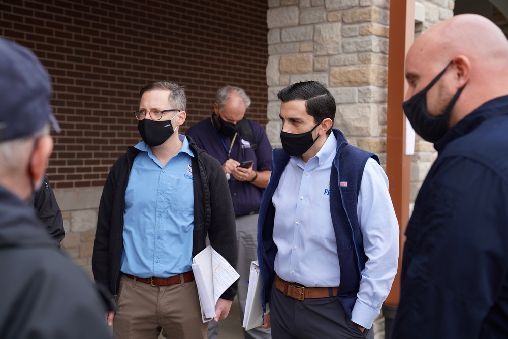 FEMA Leadership Meets with Local Leadership in Bowling Green, Kentucky