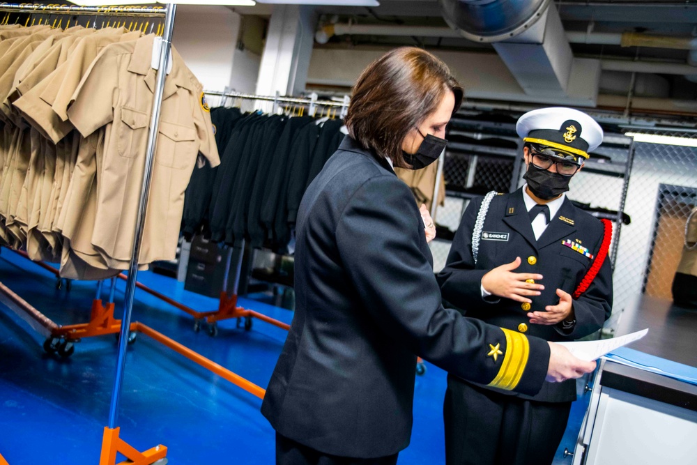 NSTC Commander Visits Chicago NJROTC