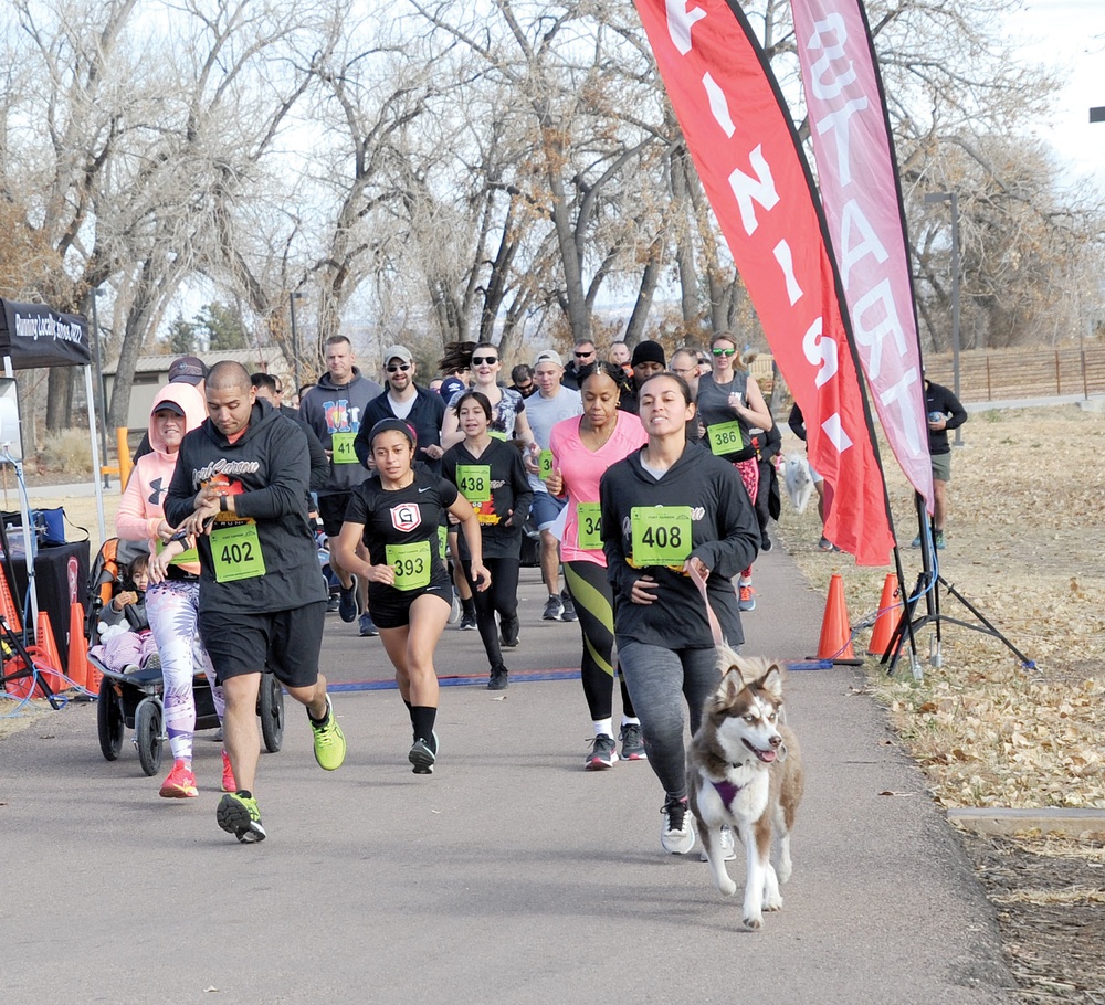Community continues turkey trot tradition