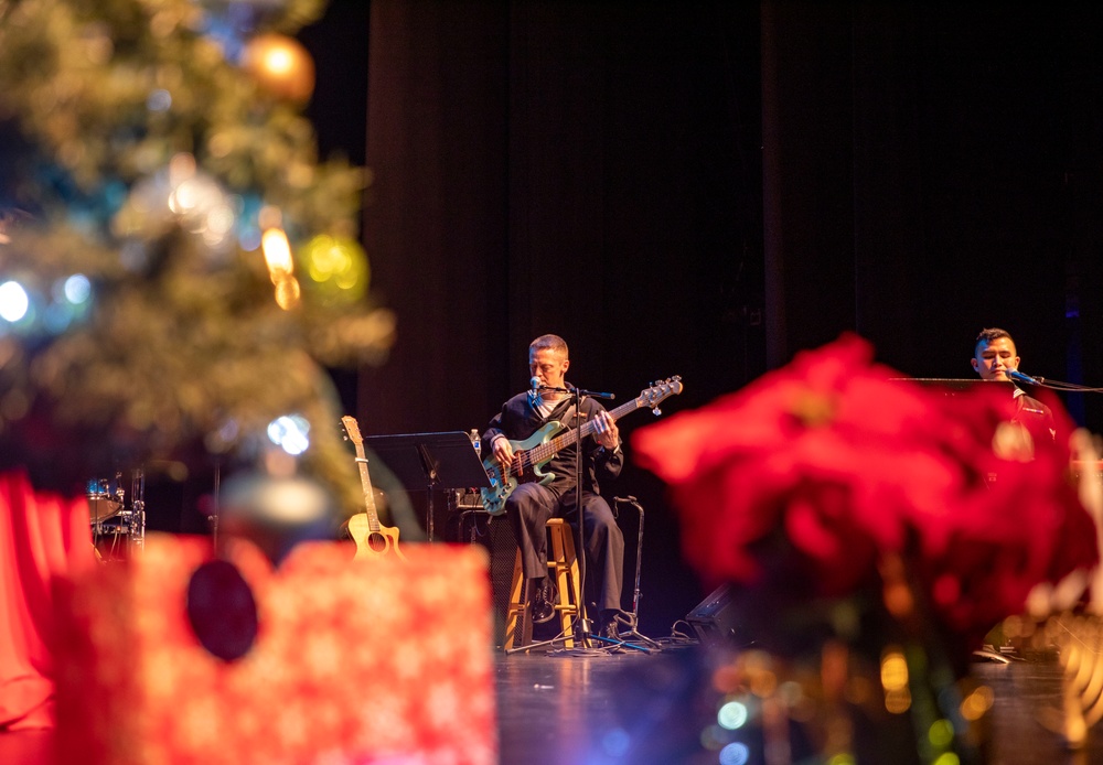 Navy Band Northwest Performs Holiday Concert