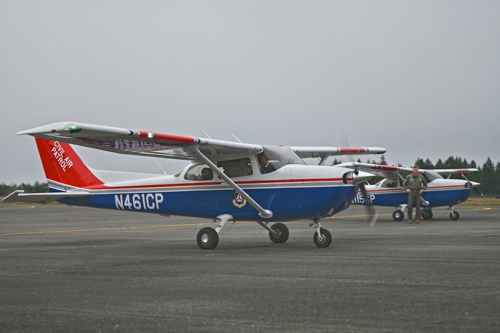 Civil Air Patrol shows 62 AW leadership new planes