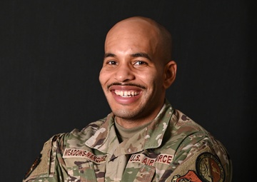 An ALS instructor guiding the next generation