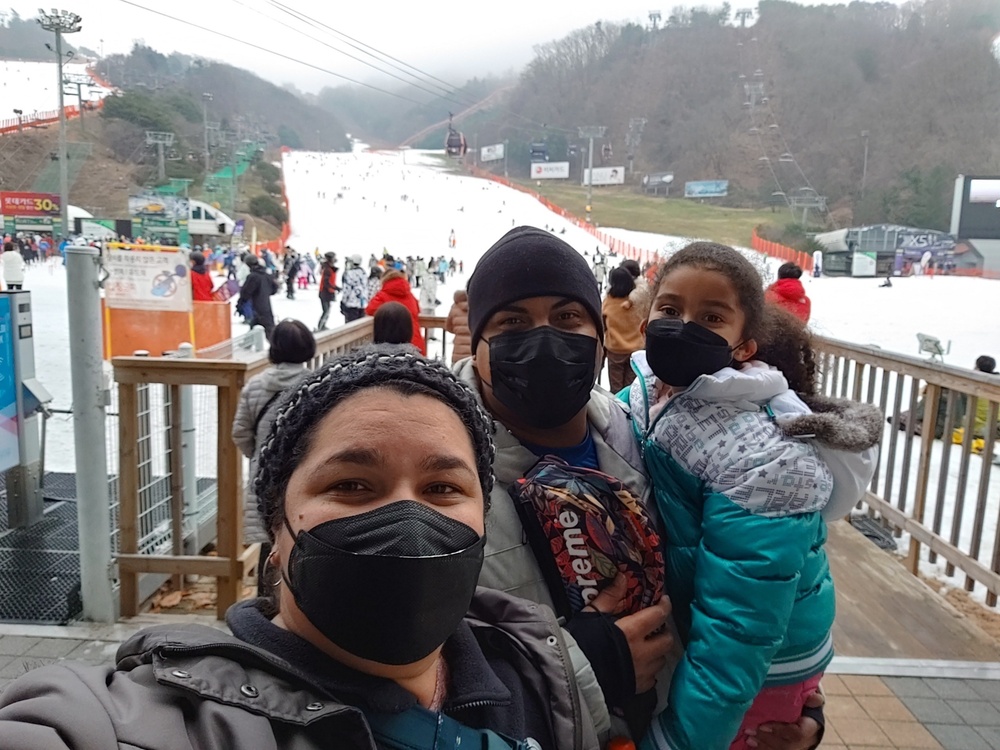 Soldiers, family members build Strong Bonds at winter resort