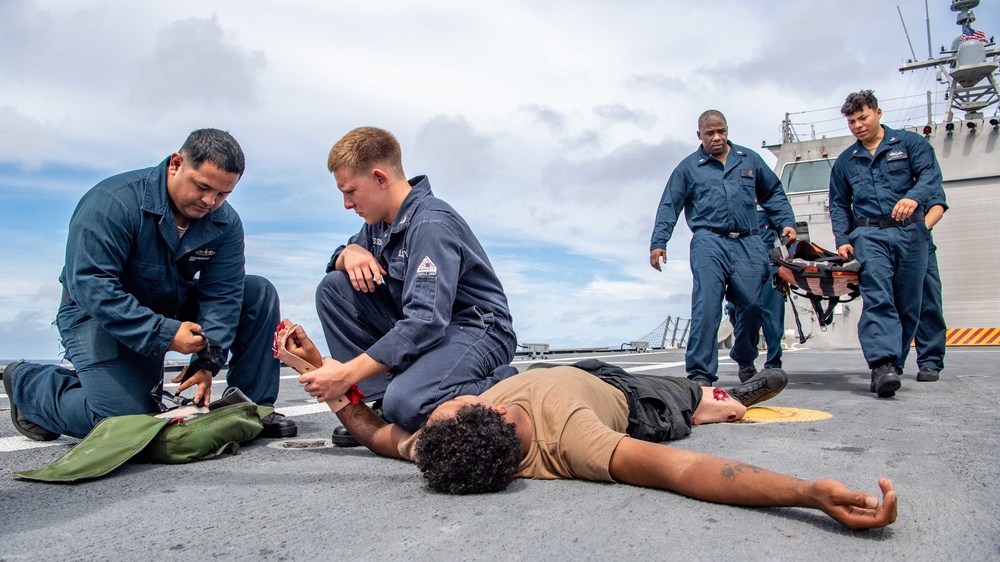 USS Charleston Sailors Conduct EMRT Training