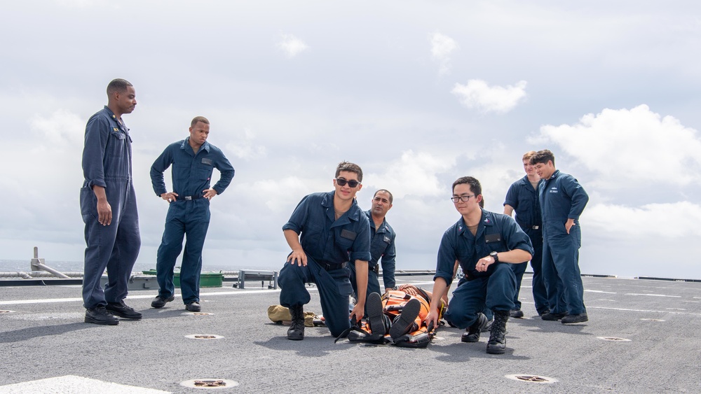USS Charleston Sailors Conduct EMRT Training