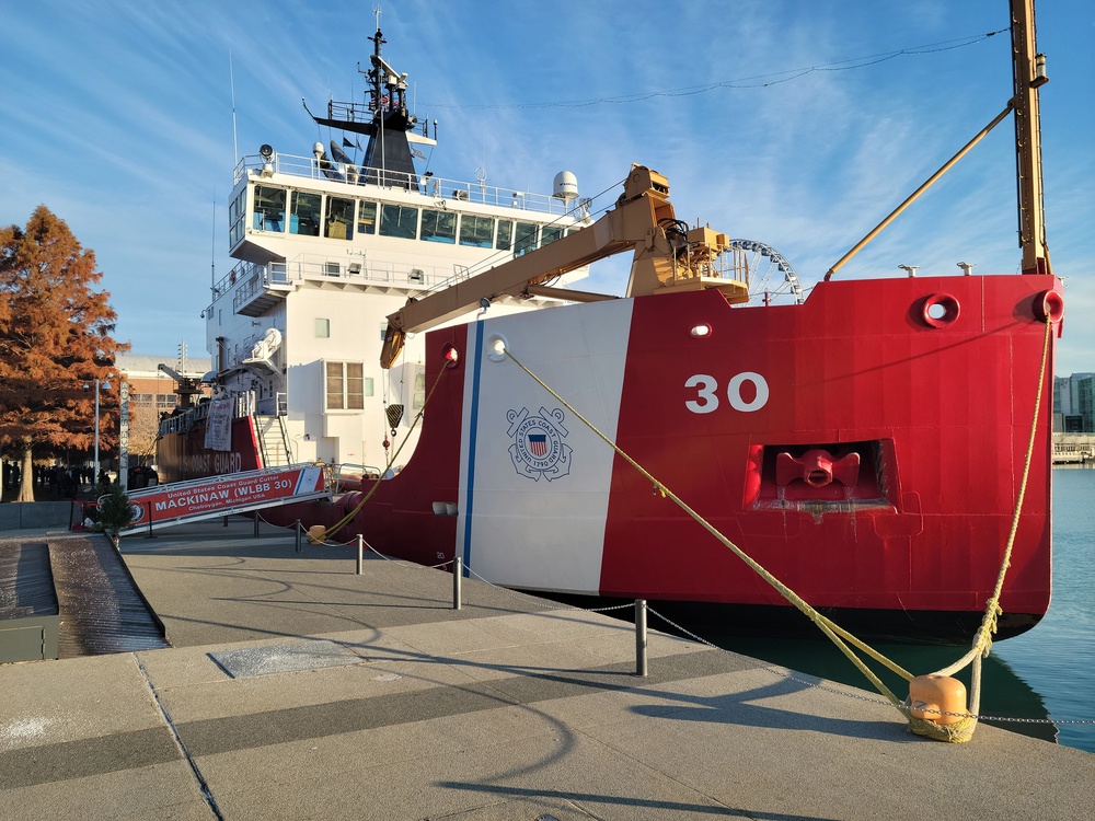 Chicago's Christmas Ship, aka CGC Mackinaw, moors up for 22nd annual ceremony