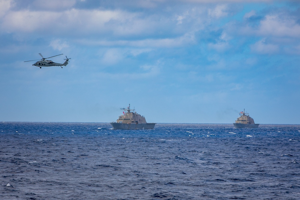 USS Sioux City, USS Billings, and USS Milwaukee Conduct a Photo Exercise