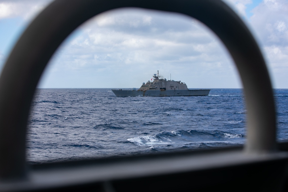 USS Sioux City, USS Billings, and USS Milwaukee Conduct a Photo Exercise