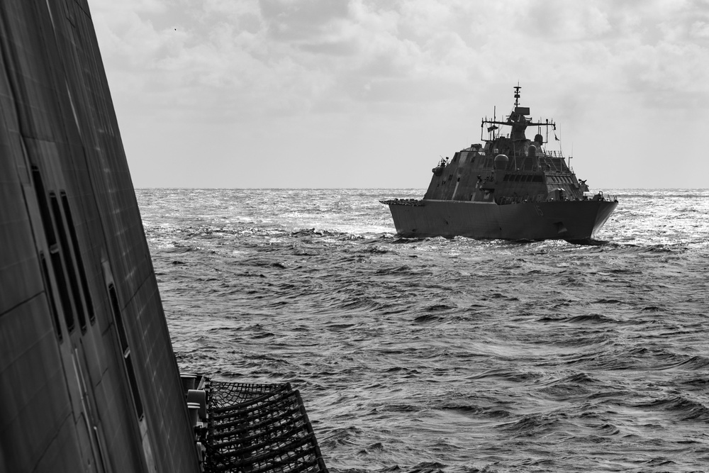 USS Sioux City, USS Billings, and USS Milwaukee Conduct a Photo Exercise