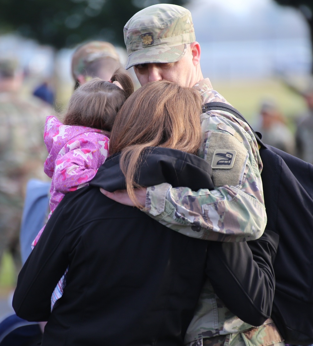 Soldiers from the 81st Stryker Brigade Combat Team return home