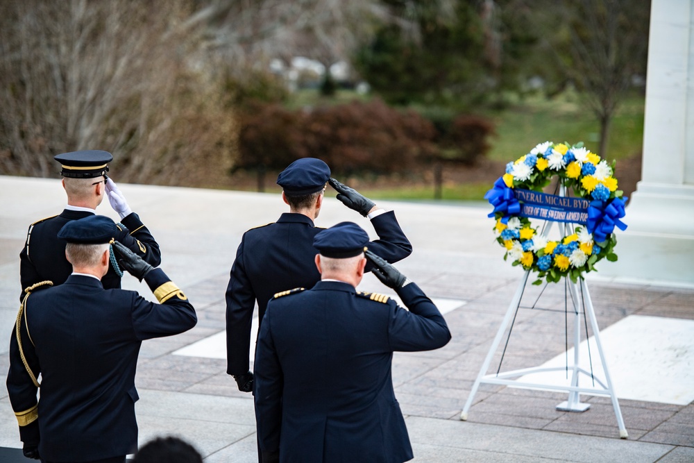 Supreme Commander of the Swedish Armed Forces Gen. Micael Byden Participates in a Public Wreath-Laying Ceremony at the Tomb of the Unknown Soldier