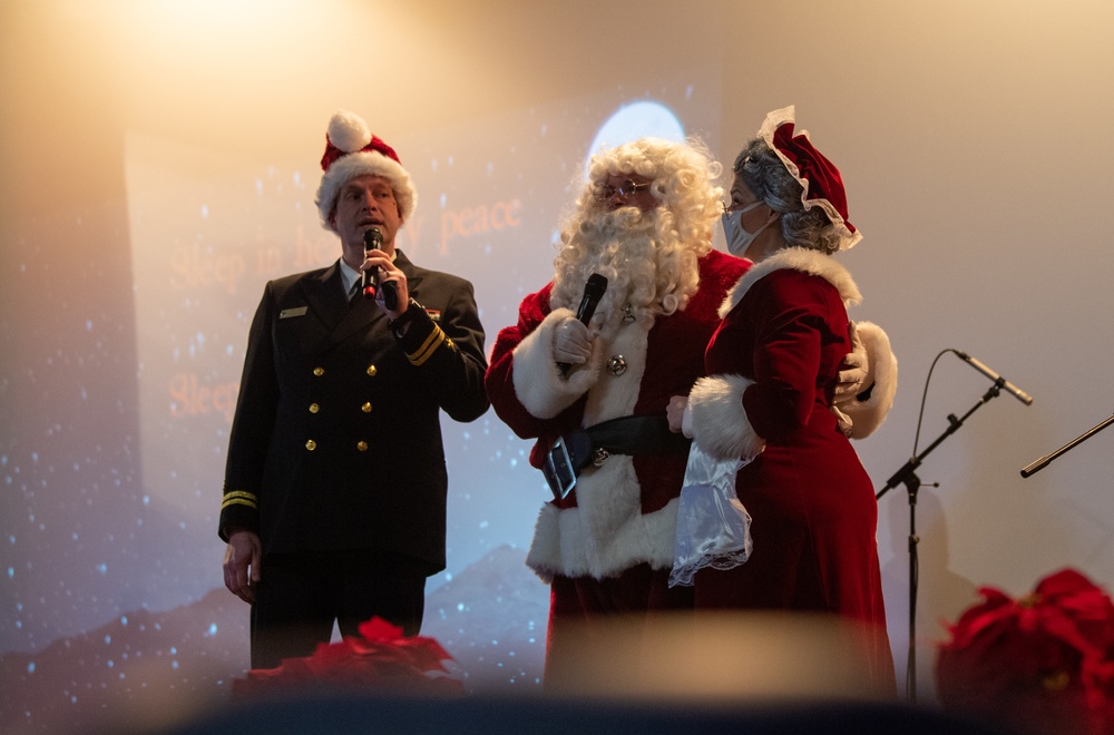 Navy Band Northwest Performs Christmas Concert at Naval Base Kitsap-Bangor