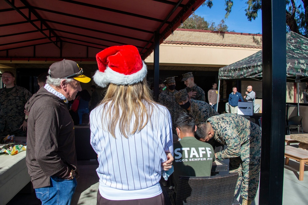 San Diego Padres, USAA give back to Marines for the holidays