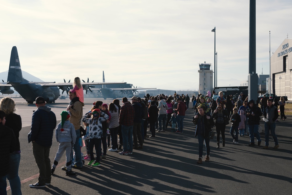 Arriving in fashion: Santa Claus arrives in Reno aboard C-130