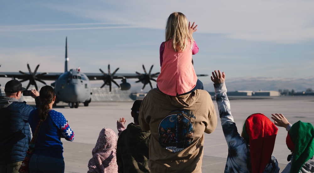 Arriving in fashion: Santa Claus arrives in Reno aboard C-130