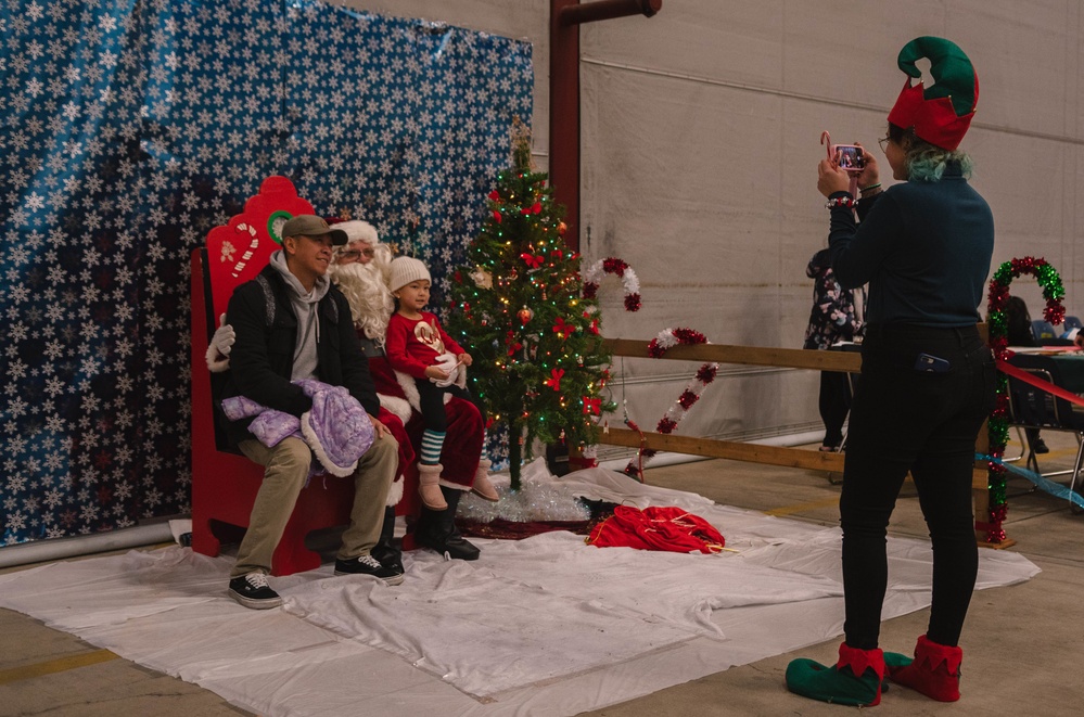 Arriving in fashion: Santa Claus arrives in Reno aboard C-130