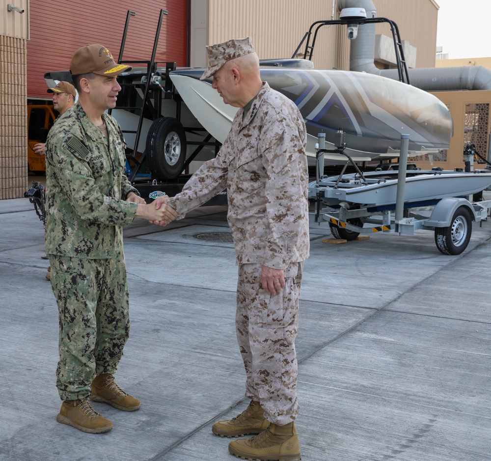 USMC Commandant visits NAVCENT