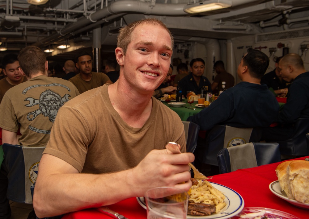 USS Carl Vinson (CVN 70) Celebrates December Birthdays