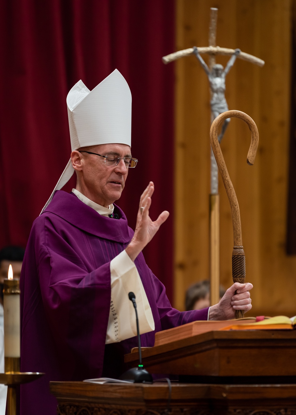 Bishop William Muhm visits NAF Atsugi