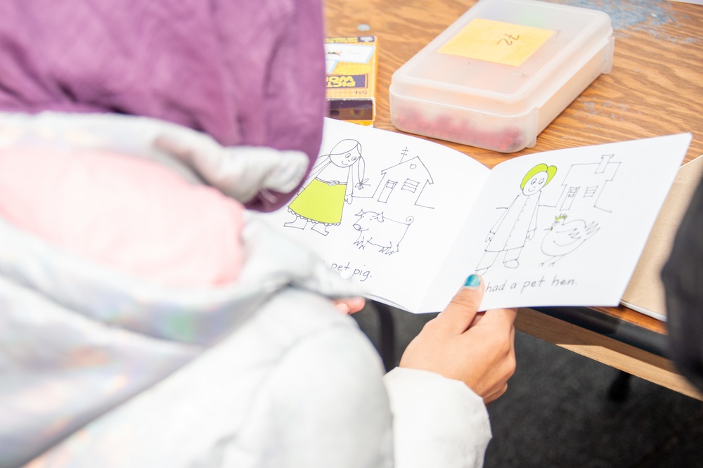 Afghan Women Participate in ESL Classes