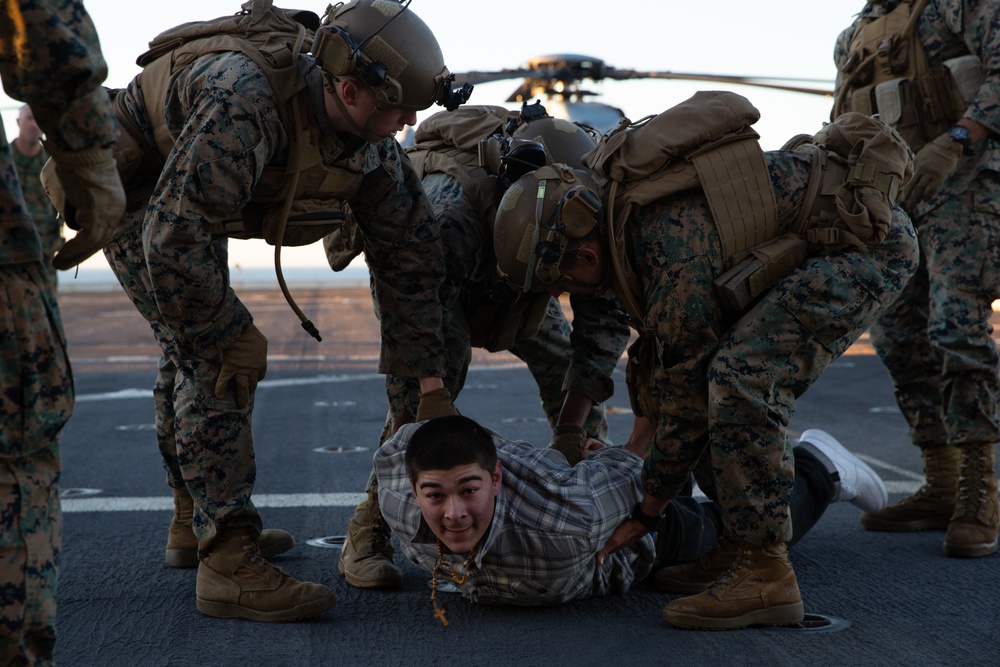 DVIDS - Images - 22MEU conducts Evacuation training [Image 1 of 4]