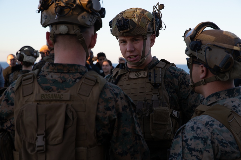 DVIDS - Images - 22MEU conducts Evacuation training [Image 2 of 4]