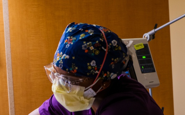 US Army respiratory therapist cares for civilian patients in Dearborn, Michigan