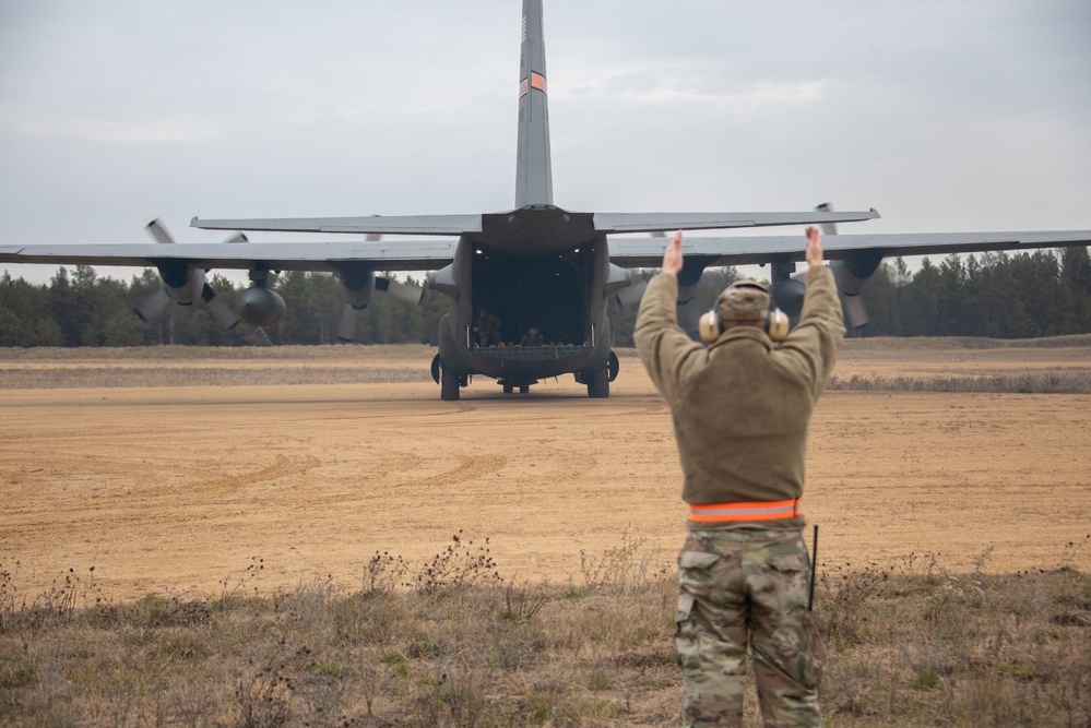 Illinois Air National Guard C130 training