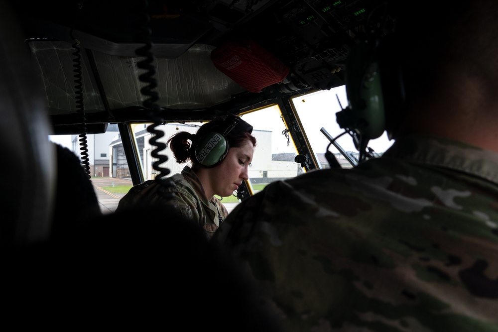 Little Rock Reserve maintainers assist Keesler with WC-130J repair