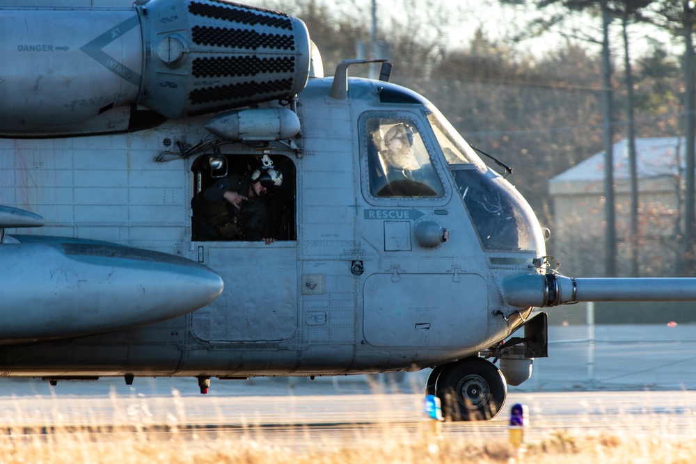 HMH-366 conduct cold-weather training