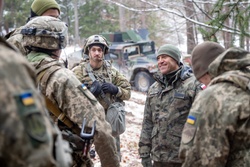 US, Ukrainian infantry soldiers connect at Combined Resolve XVI [Image 4 of 4]