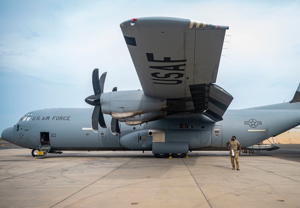 75th EAS Delivers Cargo