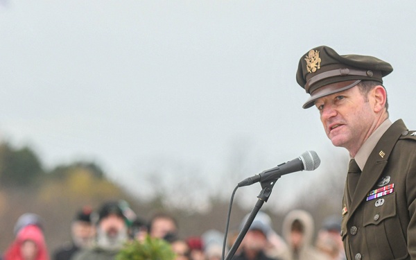 1st Cavalry Division Leaders Lay Wreaths to Honor Veterans