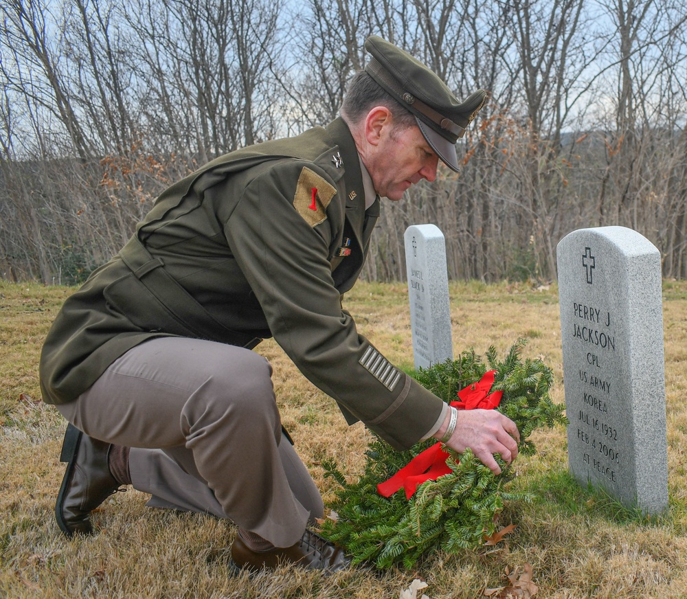 1st Cavalry Division Leaders Lay Wreaths to Honor Veterans