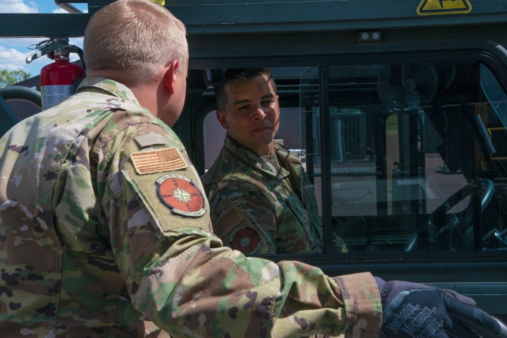 21st MSG Commander visits 21st LRS