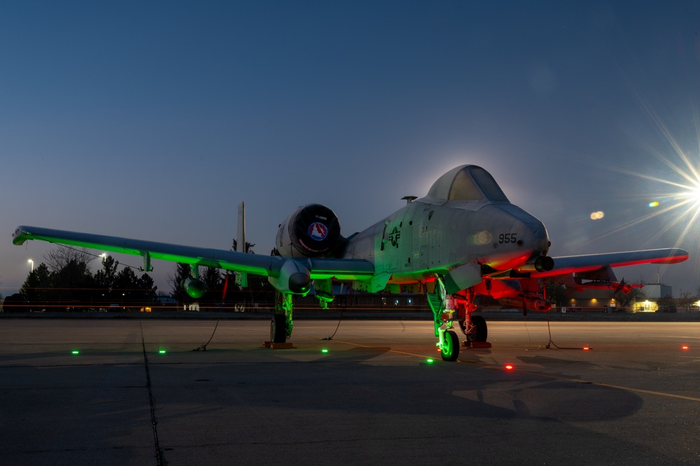Holiday A-10 Warthog