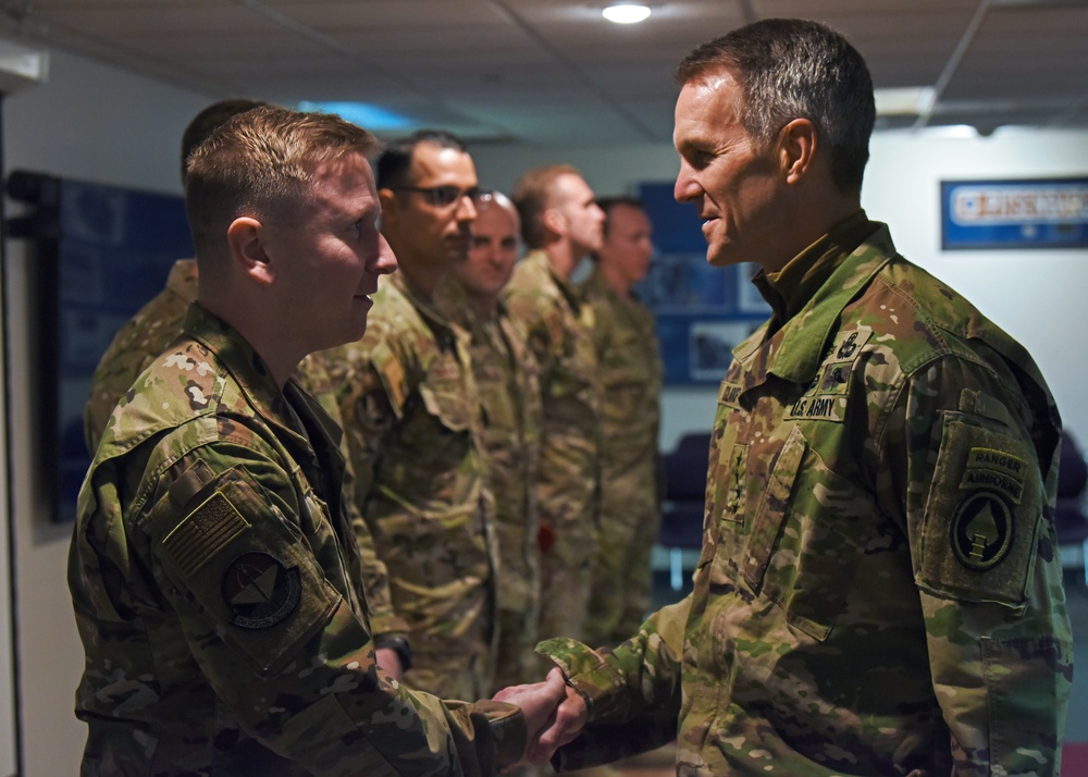 USSOCOM leaders visit Special Tactics Squadron