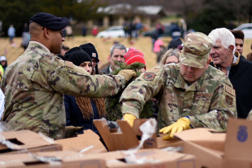 301 FW remembers Dallas-Fort Worth’s National Cemetery veterans