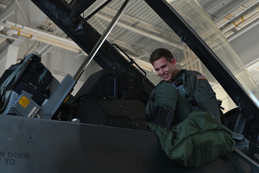 U.S. Air Force Academy cadets receive F-16 Viper familiarization flights