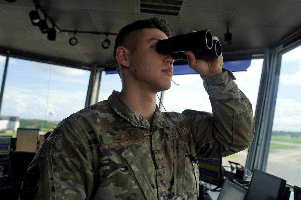 Guiding the air mission from the ground