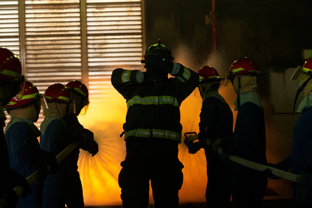 Blue Ridge Sailors Complete the GSF/SCBA Course