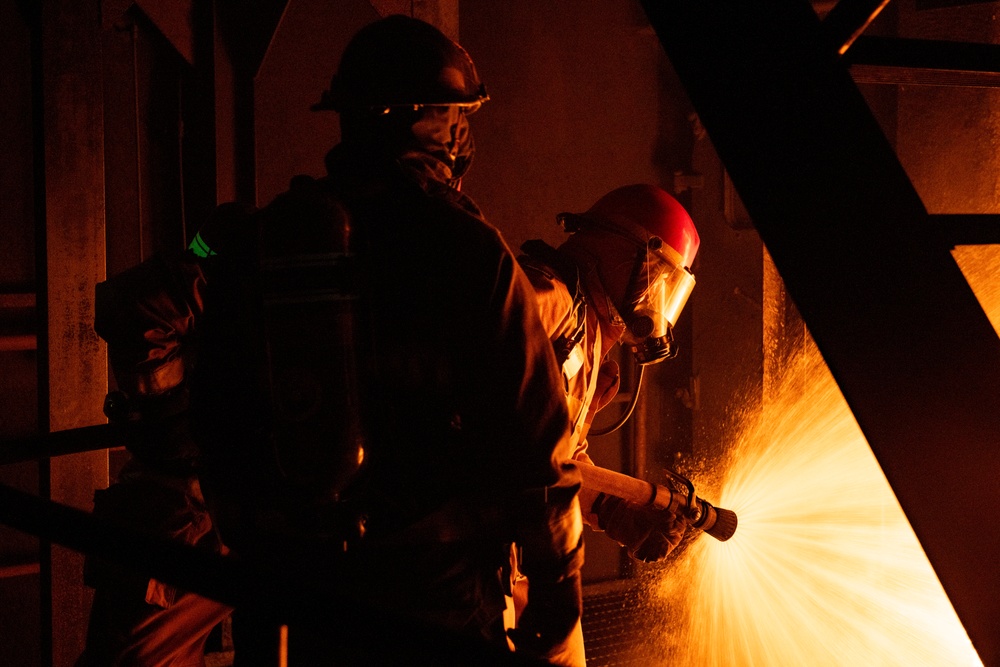 Blue Ridge Sailors Complete the GSF/SCBA Course
