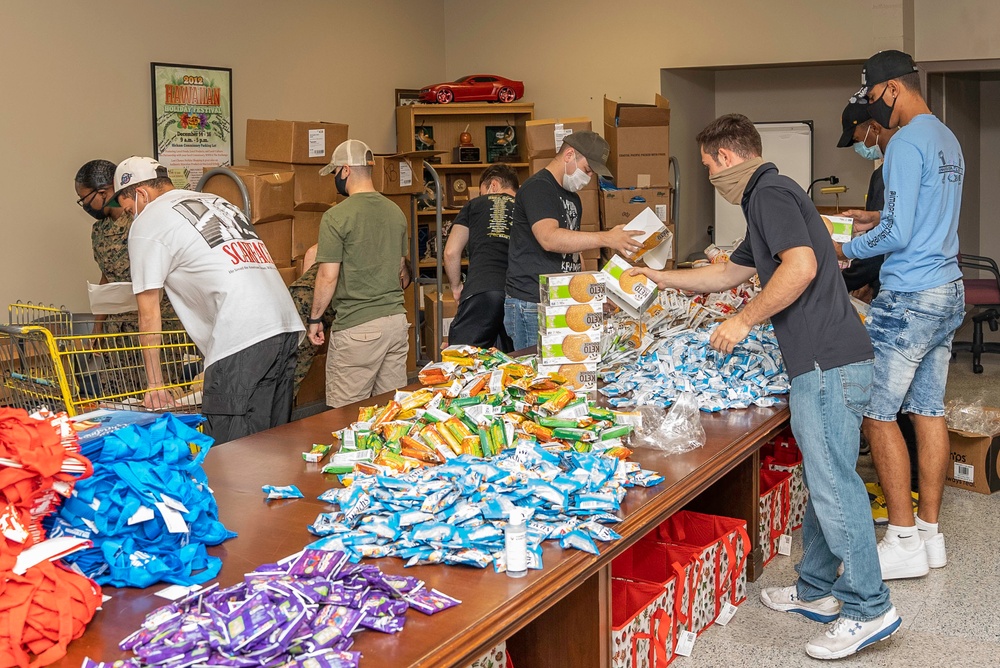 Holiday Food Basket Packing at the Hickam Commissary