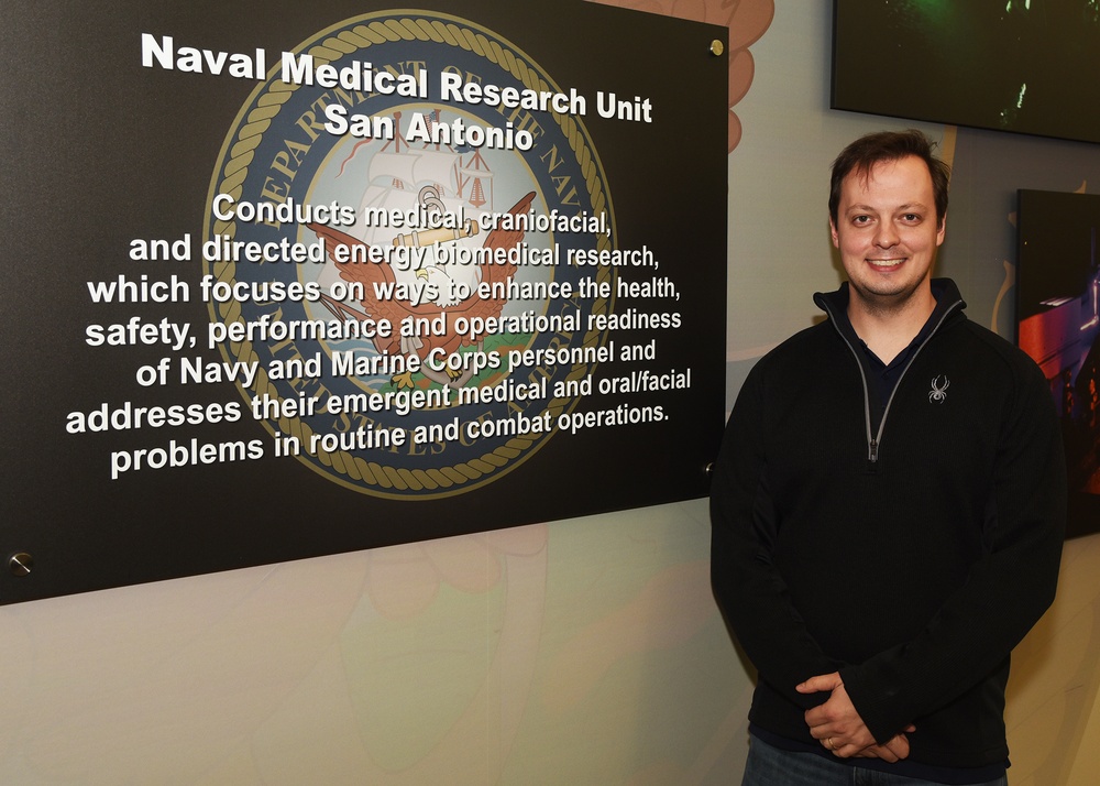 Navy Research Cell Biologist earns Civilian of the Year Honors