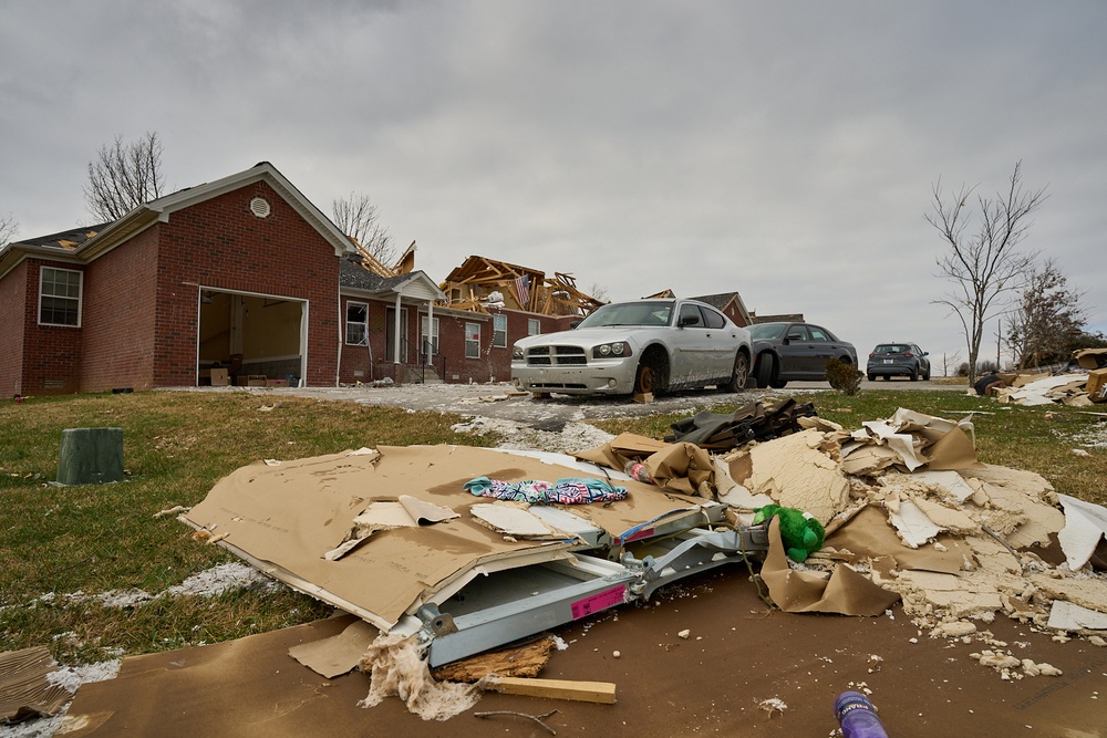 Louisville District provides technical assistance for debris removal in Bowling Green, Kentucky